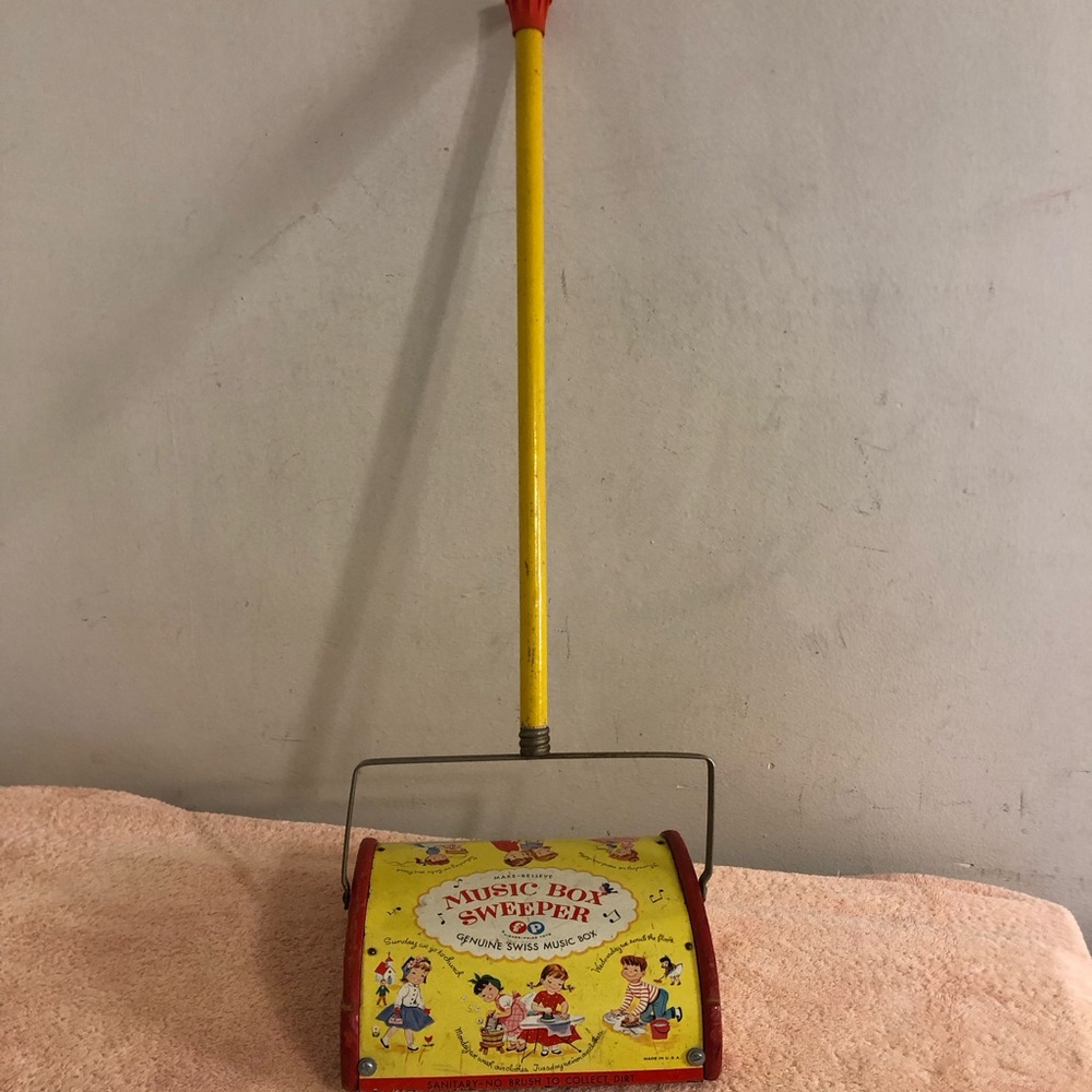 Vintage Fisher Price Swiss Music Box Sweeper #131 Works Great